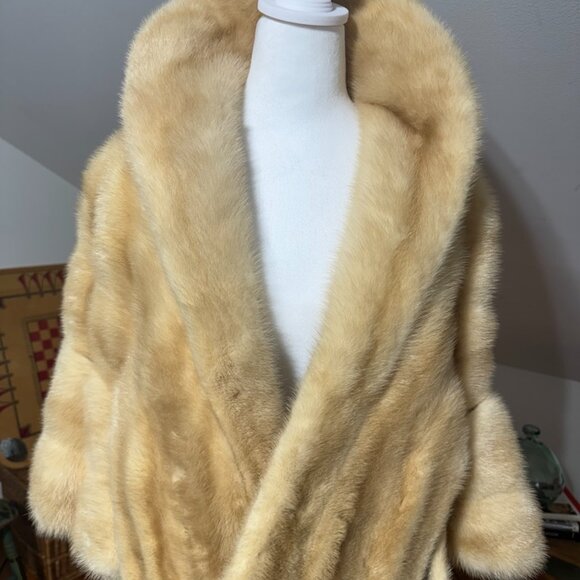 Blond mink stole shawl, vintage mink, luxurious, haute couture - Picture 4 of 9